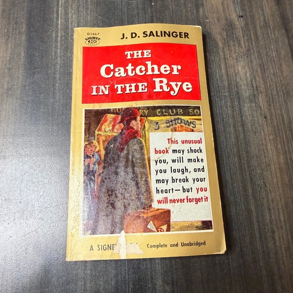 The Catcher in the Rye J.D. Salinger Vintage Signet Paperback D1667 Classic Book